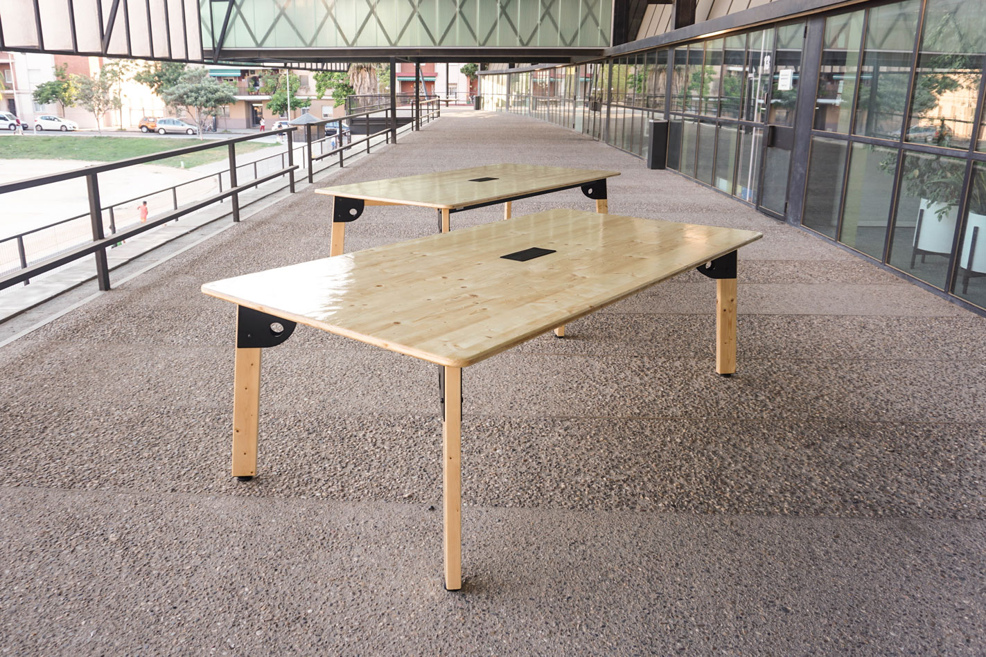 Sistema constructivo de mesas desarrollado para Decidim/Laboratorio de Innovación Democrática en Barcelona.