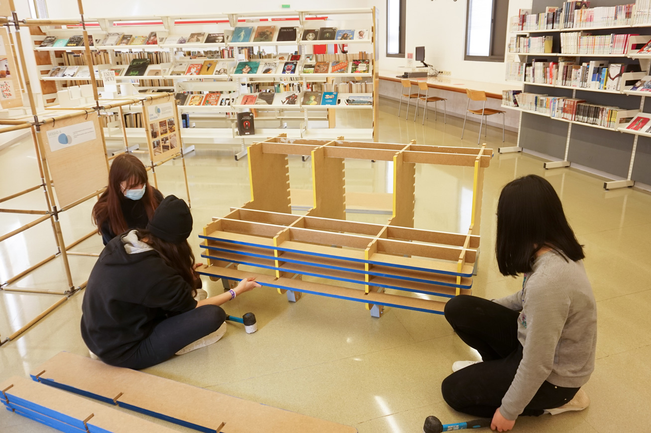 Bibliolab 9B Espai Jove Co-creación de mobiliario para bibliotecas con jóvenes