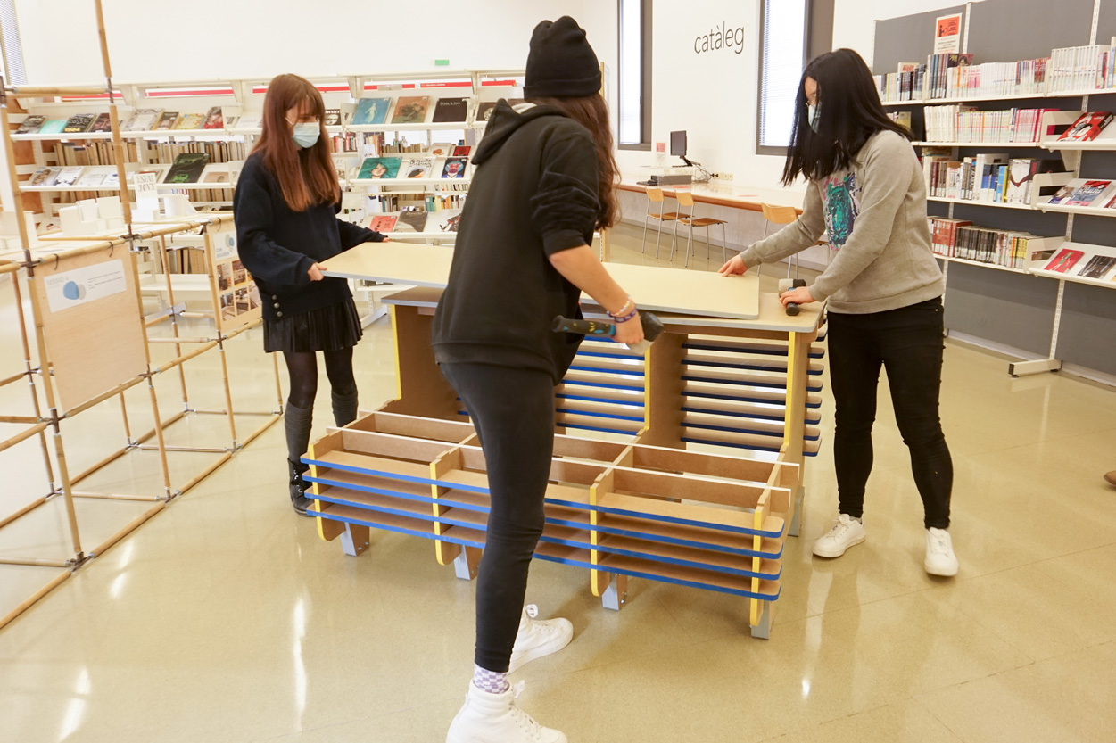 Bibliolab 9B Espai Jove Co-creación de mobiliario para bibliotecas con jóvenes