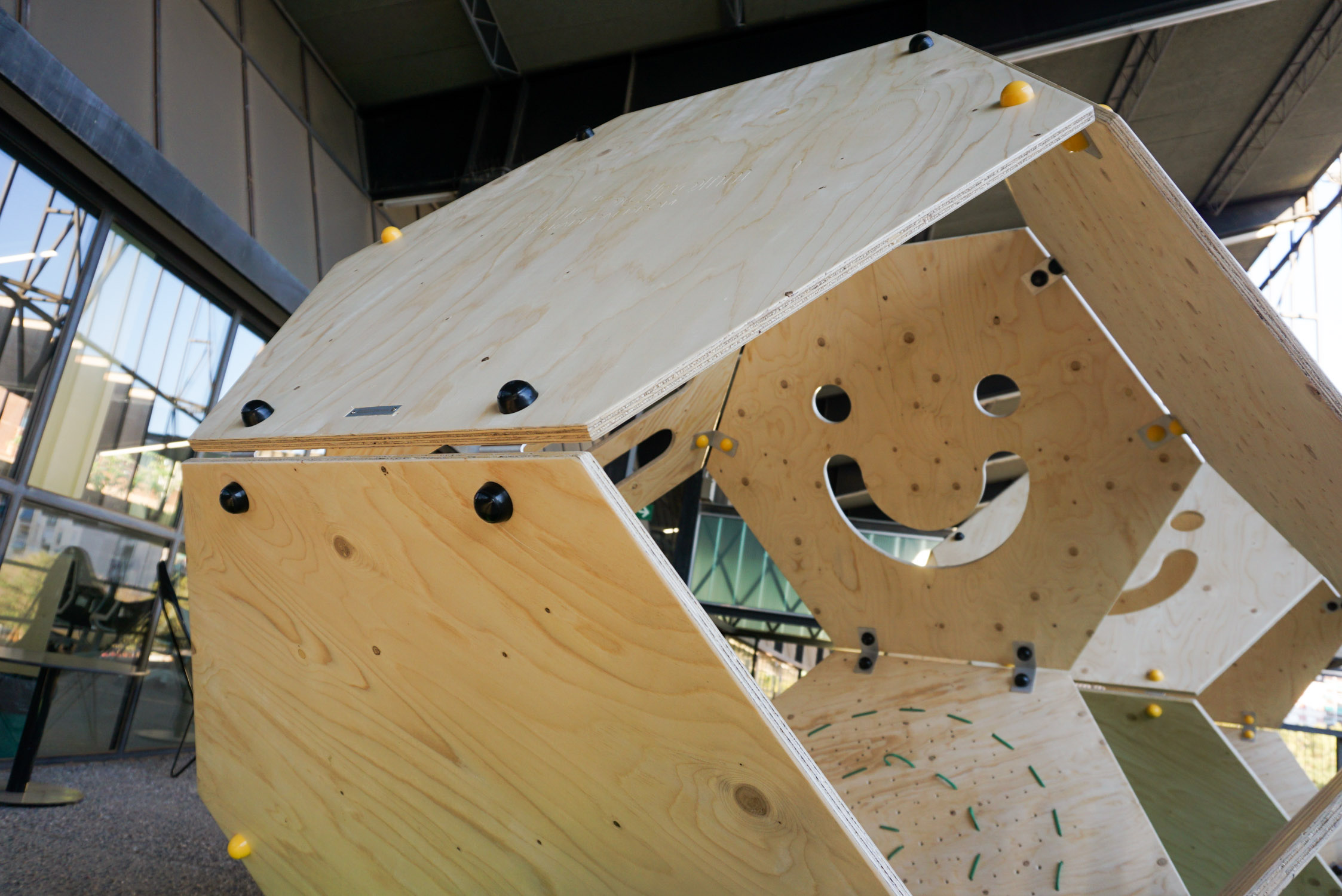 Playground Tetradecaedron para Canodrom, Barcelona