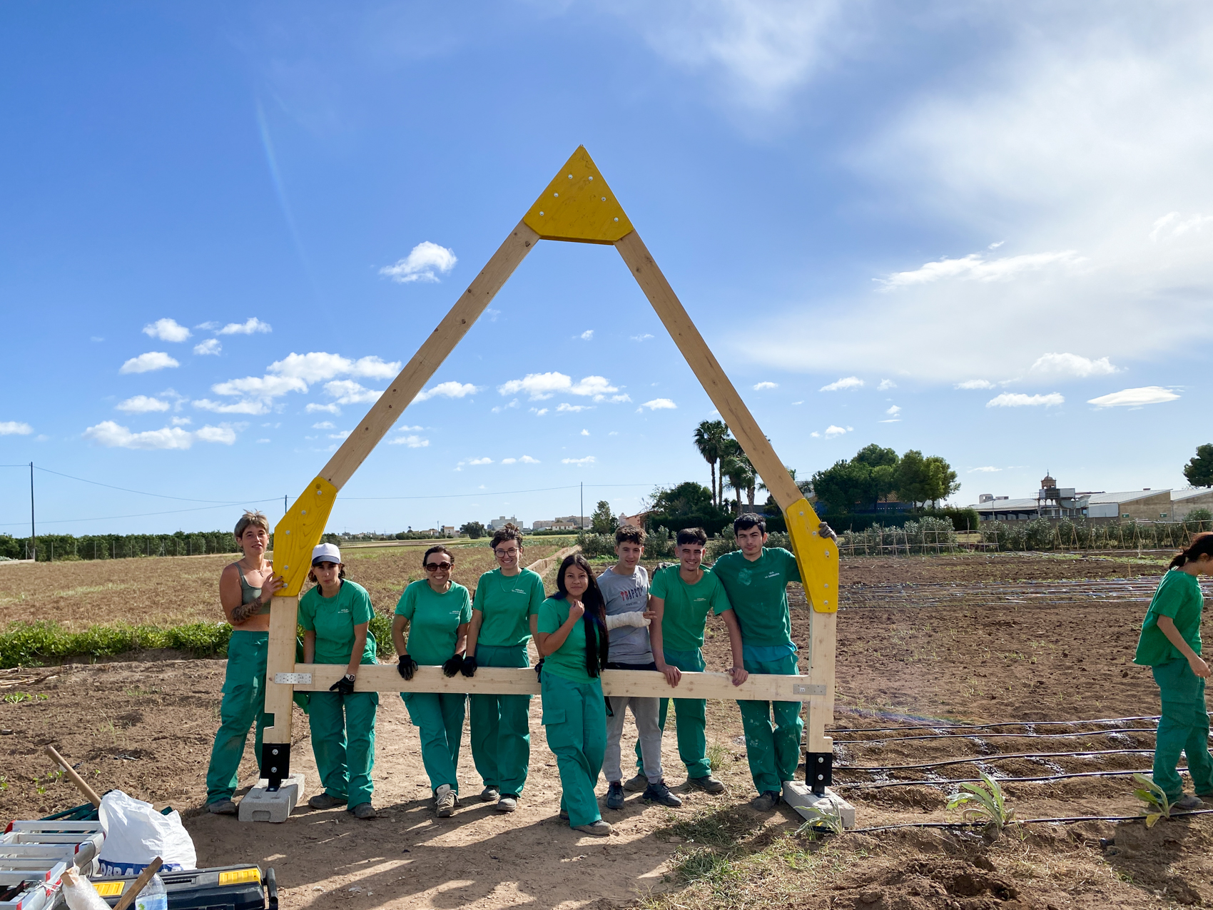Makea — Intervención Tornallom en Miradors de l'Horta. Aula Abierta en Instituto de Grado Medio en Producción Agroecológica Makea — Intervención Tornallom en Miradors de l'Horta. Aula Abierta en Instituto de Grado Medio en Producción Agroecológica